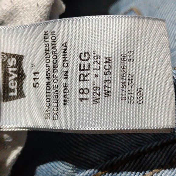 Levi's - Picture 3 of 4